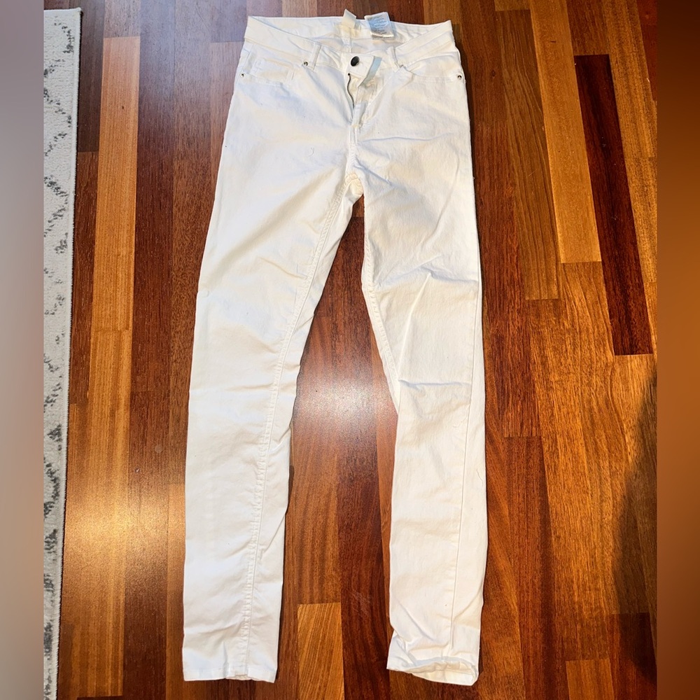 White stretch skinny jeans